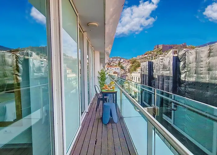 La Vie en Rose@Heart Of Funchal (Free Parking)